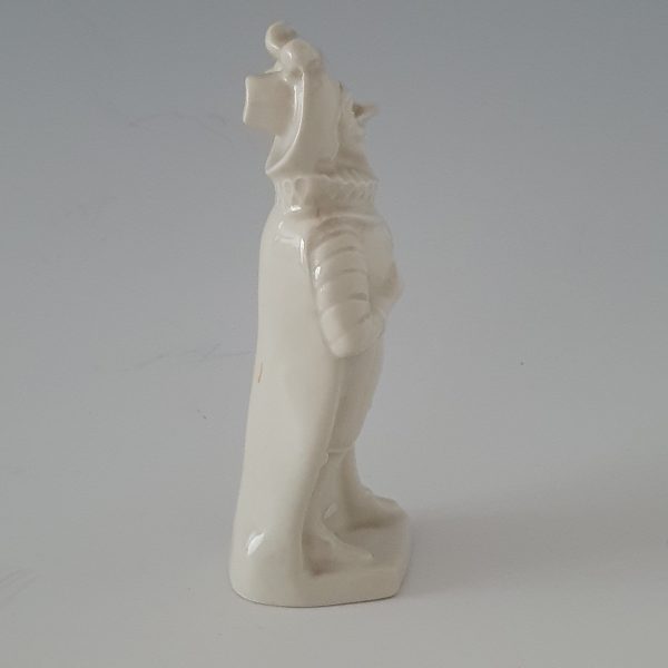 statuette en faïence blanche – cyrano de bergerac