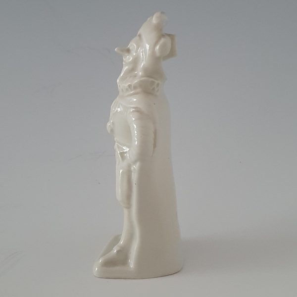 statuette en faïence blanche – cyrano de bergerac